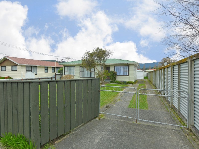10 Parkway, Wainuiomata, Lower Hutt - Carousel 18