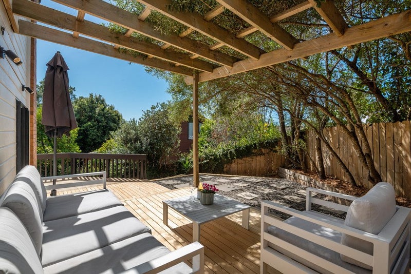 2/12 Helicon Place, Tōtara Vale, Auckland - Carousel 1