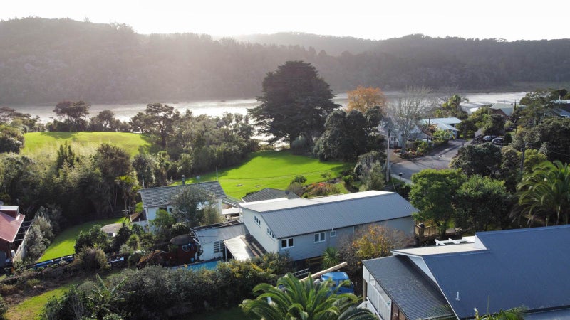 6 Deborah Place, Albany - Carousel 2