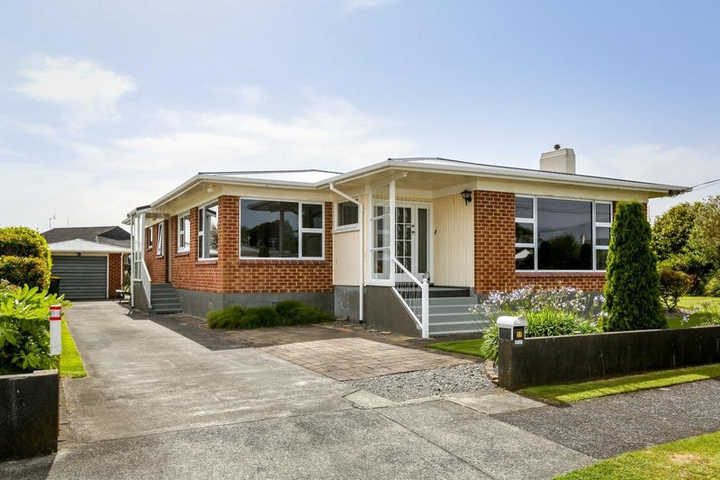 17 Sanders Avenue, Westown, New Plymouth - Carousel 2