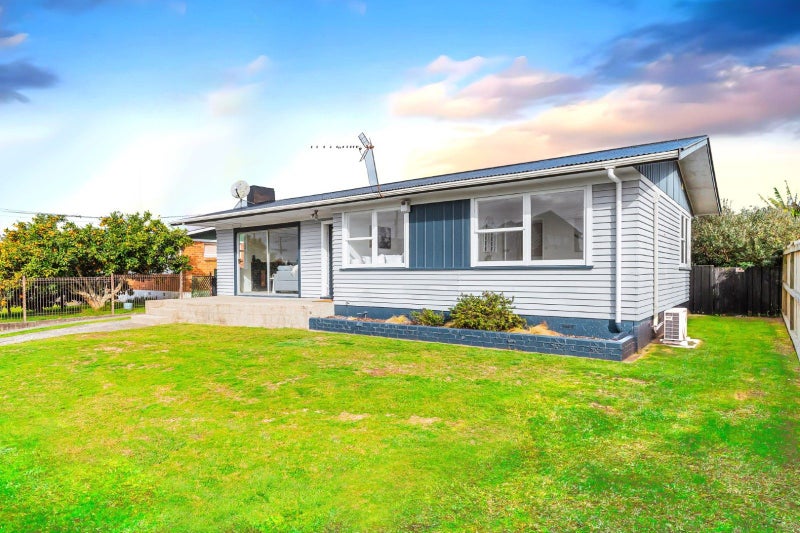 37 Yvonne Street, Melville, Hamilton - Carousel 2