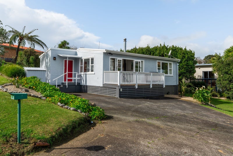 4 Violet Street, Raglan - Carousel 1
