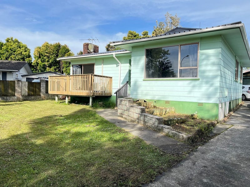 13 Ulay Place, Clover Park, Auckland - Carousel 1
