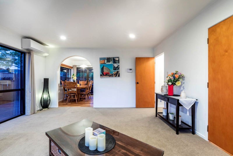 1/17 Tetrarch Place, Tōtara Vale, Auckland - Carousel 2