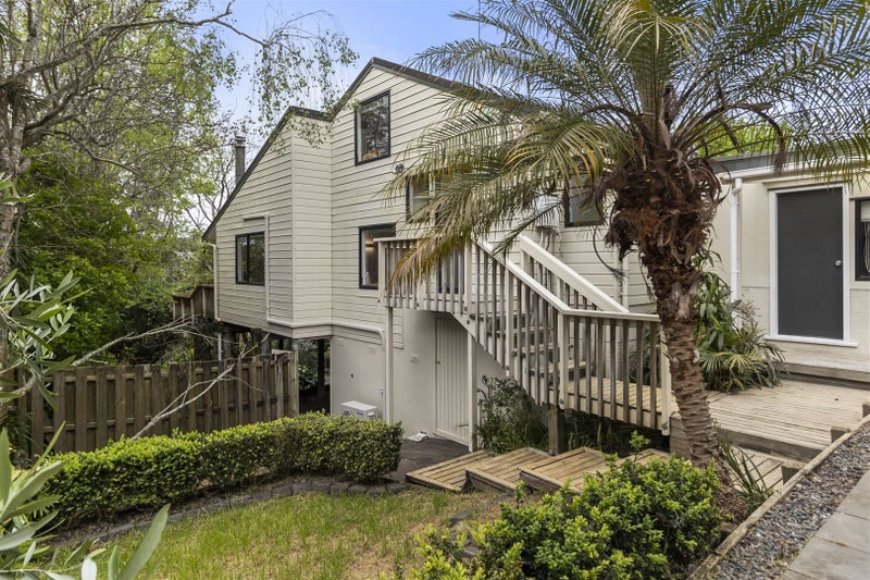 81 Penzance Road, Mairangi Bay, Auckland - Carousel 1