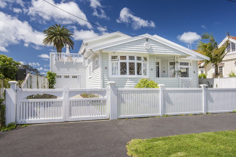 12 Oxford Terrace, Devonport, Auckland - Carousel 2
