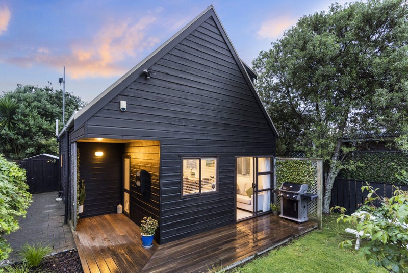 52B Oakley Avenue, Waterview, Auckland - Carousel 1