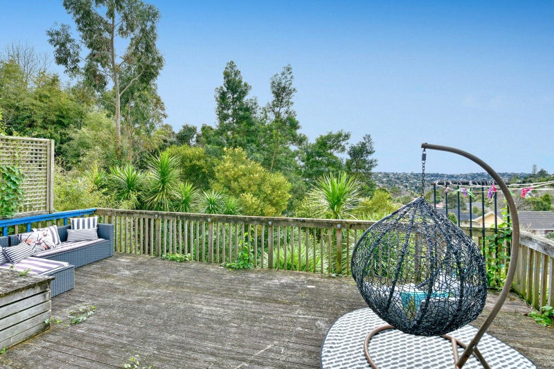 579 East Coast Road, Browns Bay, Auckland - Carousel 2