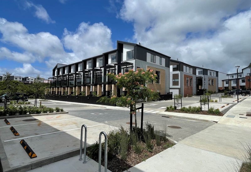 39 Parkwood Avenue, Westgate, Auckland - Carousel 18