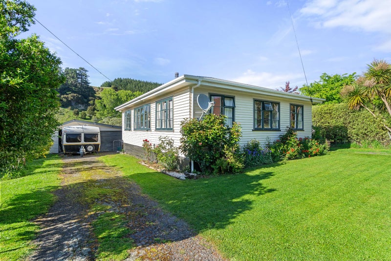 15 Blackhill Road, Tinui - Carousel 21