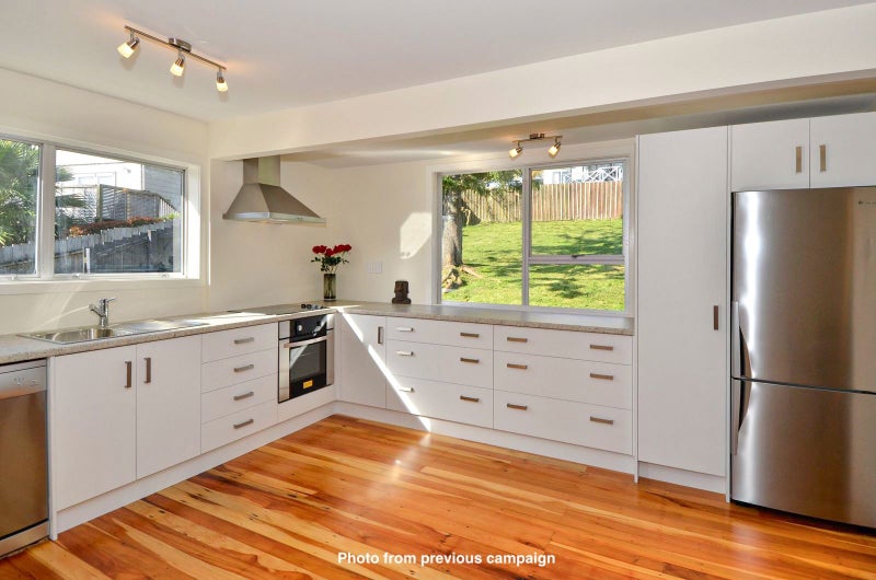 2/729 Beach Road, Browns Bay, Auckland - Carousel 1