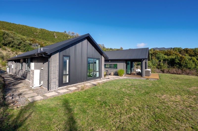 13 Sparrowhawk Way, Kinloch, Taupo - Carousel 2