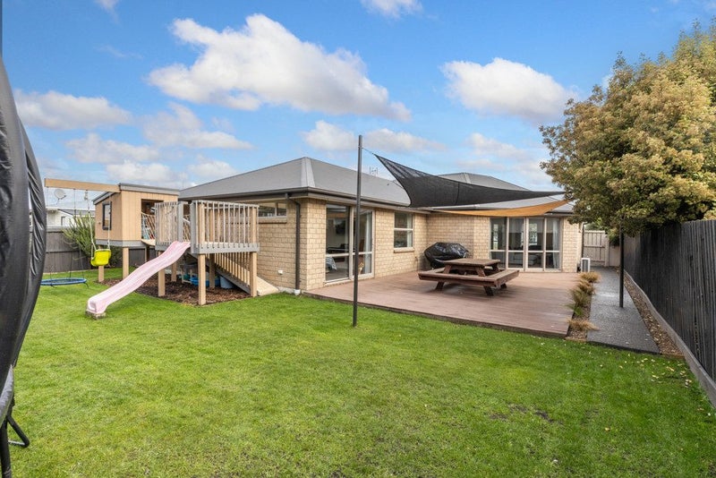 18 Thurso Place, New Brighton, Christchurch - Carousel 1