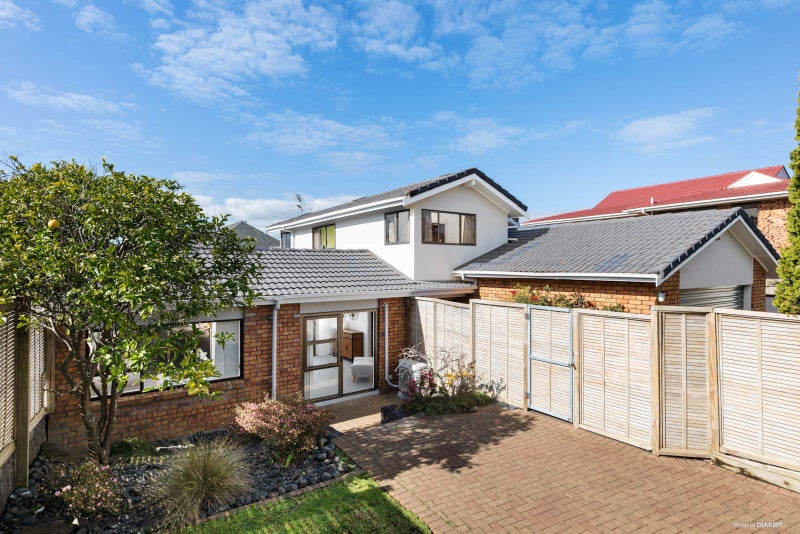 78 Halsey Drive, Lynfield, Auckland - Carousel 1