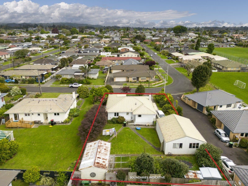 32 Pemberton Crescent, Greerton, Tauranga - Carousel 2