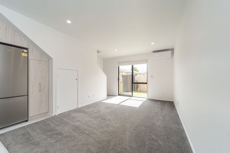 2/12 Rainey Grove, Taita, Lower Hutt - Carousel 2