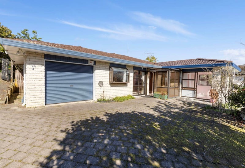 2/27 Derrimore Heights, Clover Park, Auckland - Carousel 1