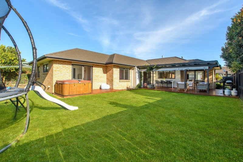 17 Andalusian Place, Papamoa Beach, Papamoa - Carousel 2