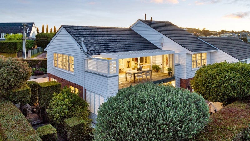 2 Seaview Road, Remuera, Auckland - Carousel 1