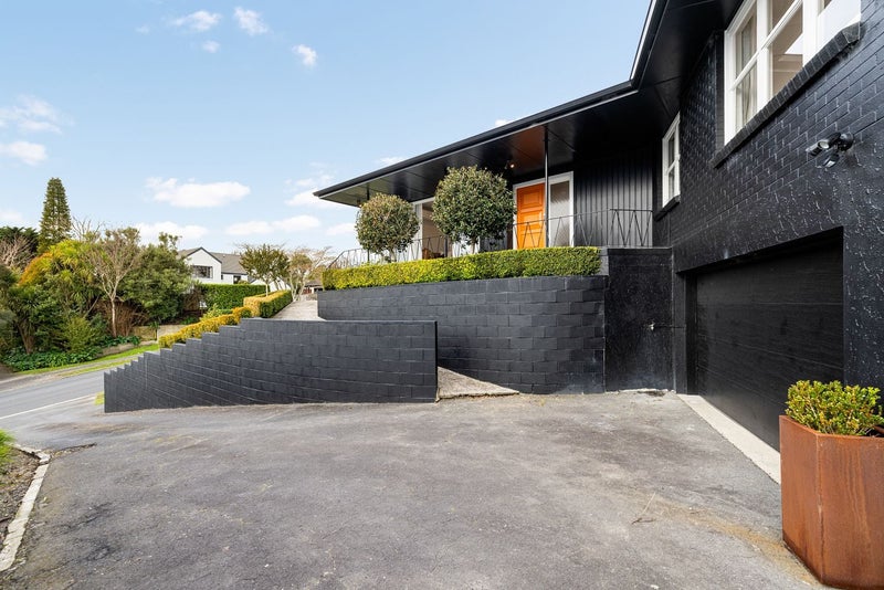 61 Casey Avenue, Fairfield, Hamilton - Carousel 2