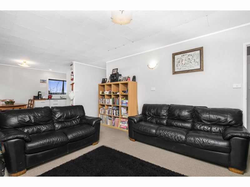 34B Secretariat Place, Randwick Park, Auckland - Carousel 2