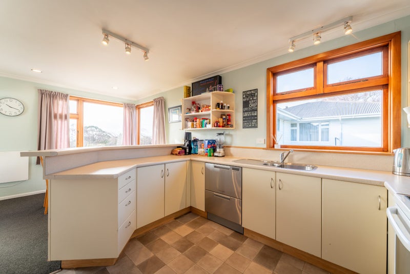 7 Selwyn Street, South Hill, Oamaru - Carousel 2