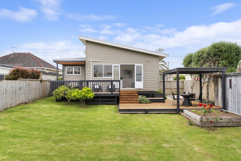 64 Beach Haven Road, Beach Haven, Auckland - Carousel 1