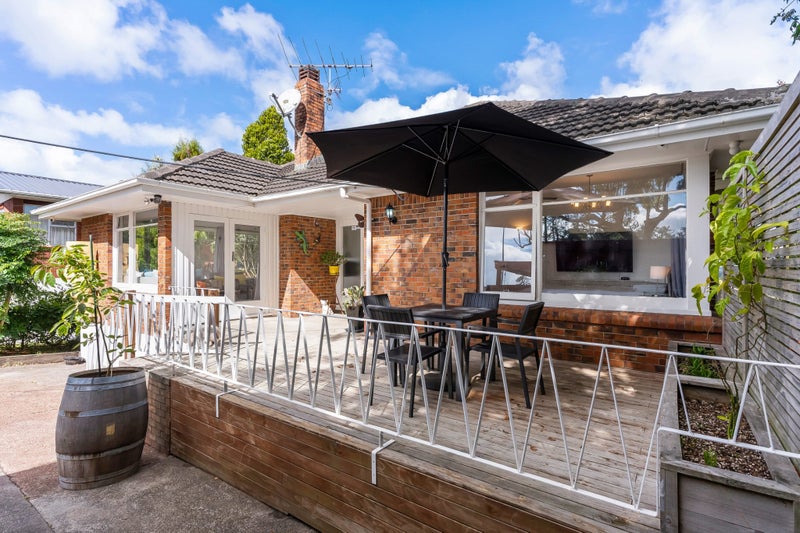 1/231 Eskdale Road, Birkenhead, Auckland - Carousel 1