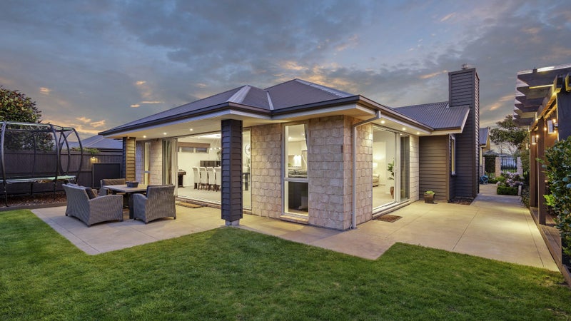 9 Ferdinand Terrace, Yaldhurst, Christchurch - Carousel 1