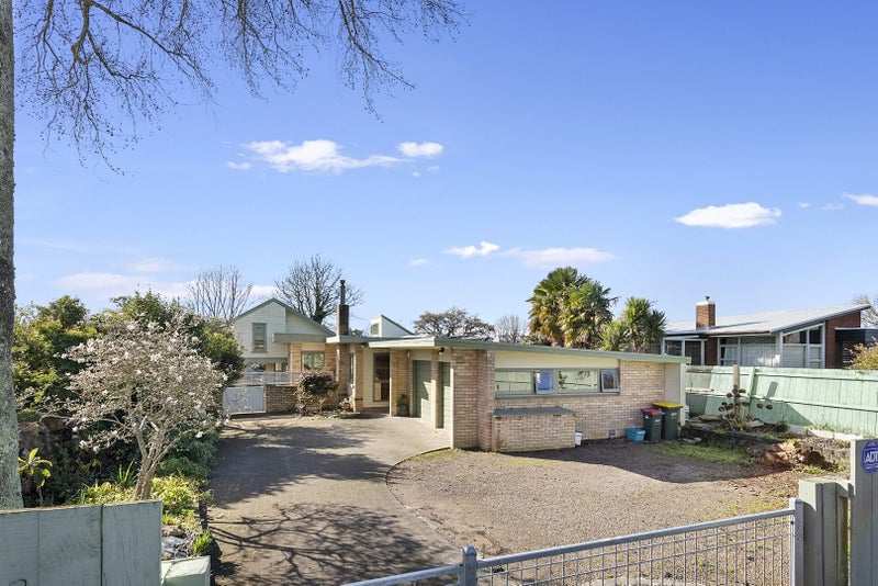 18 Herbert Road, Queenwood, Hamilton - Carousel 2