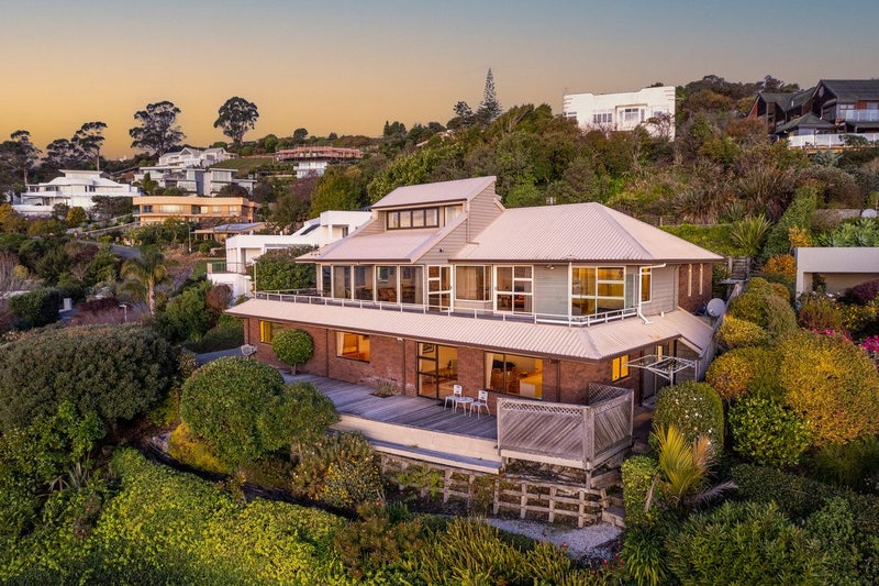 46 The Cliffs, Britannia Heights, Nelson - Carousel 2