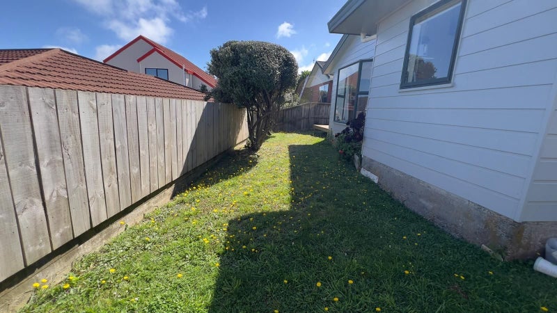 8A Kentwood Drive, Woodridge, Wellington - Carousel 2