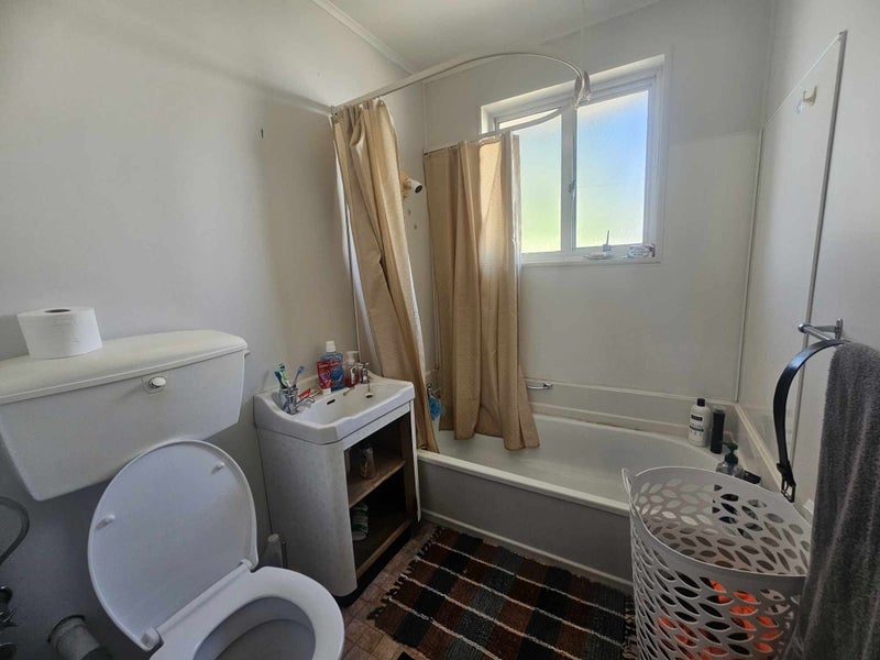 1/728 Fergusson Drive, Elderslea, Upper Hutt - Carousel 11