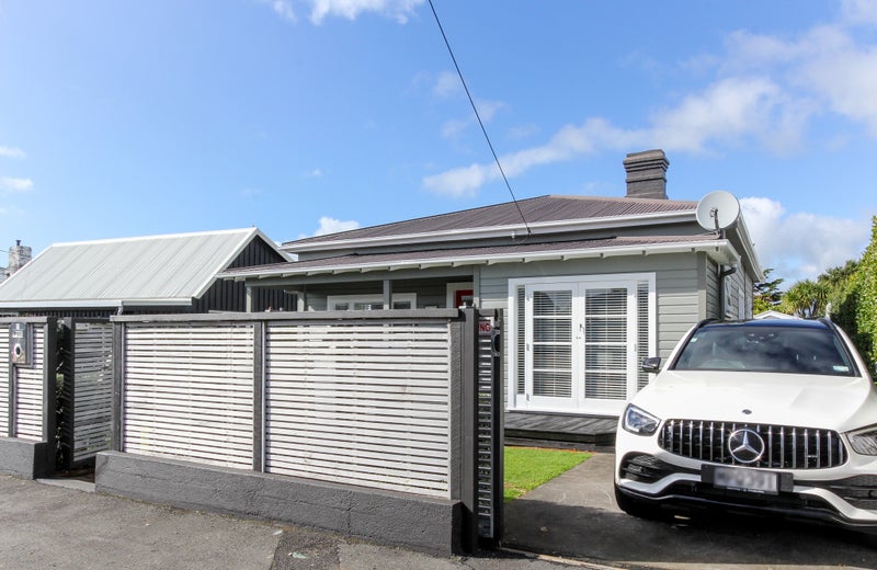 31 Wallace Place, Westown, New Plymouth - Carousel 21
