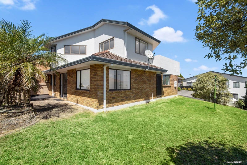 47 Nirvana Way, Mount Roskill, Auckland - Carousel 2