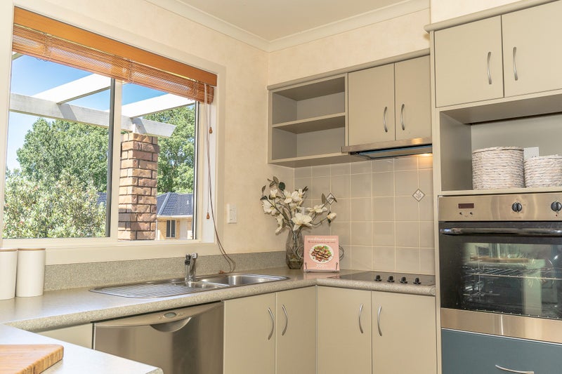 3 Sovereign Isle Lane, Rototuna, Hamilton - Carousel 2