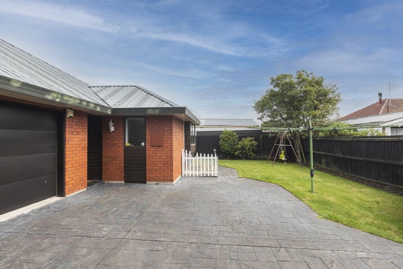 2/537 Cranford Street, Redwood, Christchurch - Carousel 16