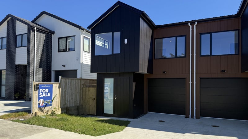 45B Hermitage Street, Flat Bush, Auckland - Carousel 1
