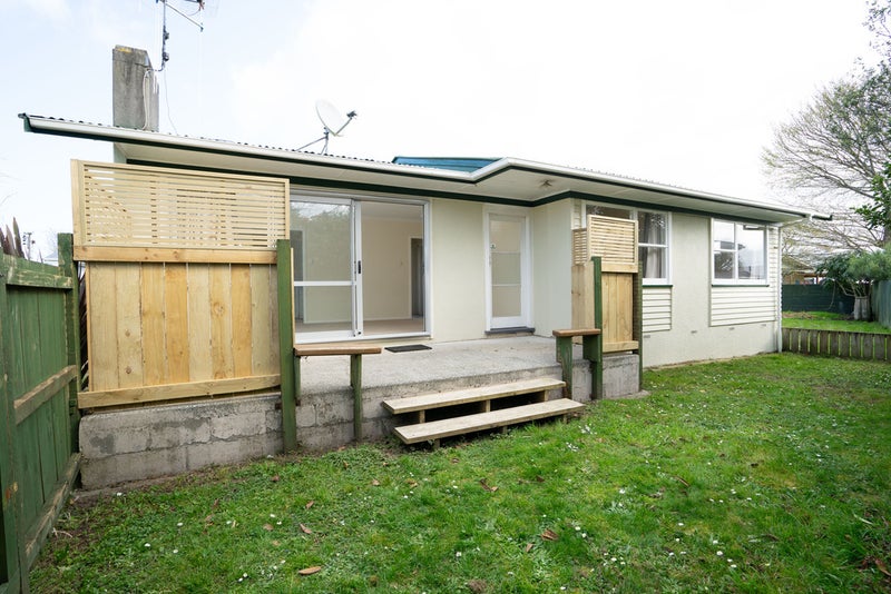 5 Deanwell Avenue, Deanwell, Hamilton - Carousel 22