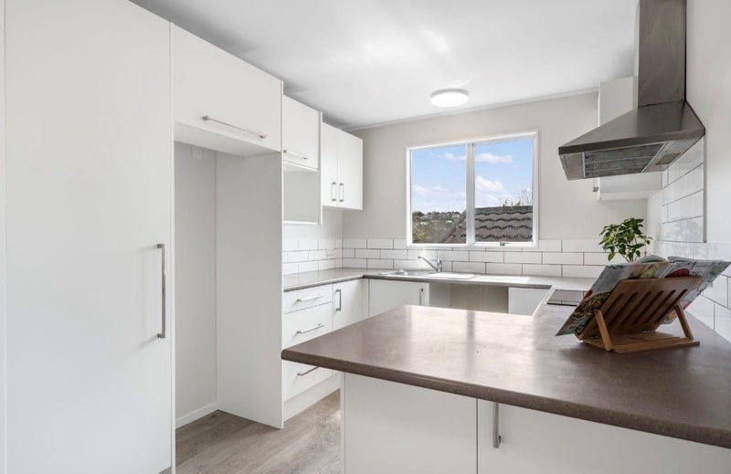 63 Trias Road, Totara Vale, Auckland - Carousel 2