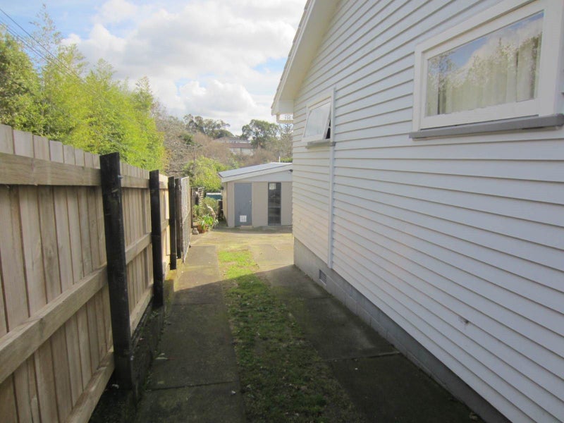 65 Woodglen Road, Glen Eden, Auckland - Carousel 16