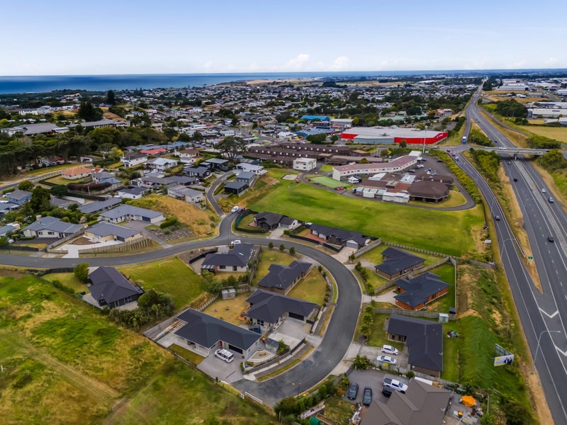 16 Jersey Place, Bell Block, New Plymouth - Carousel 40