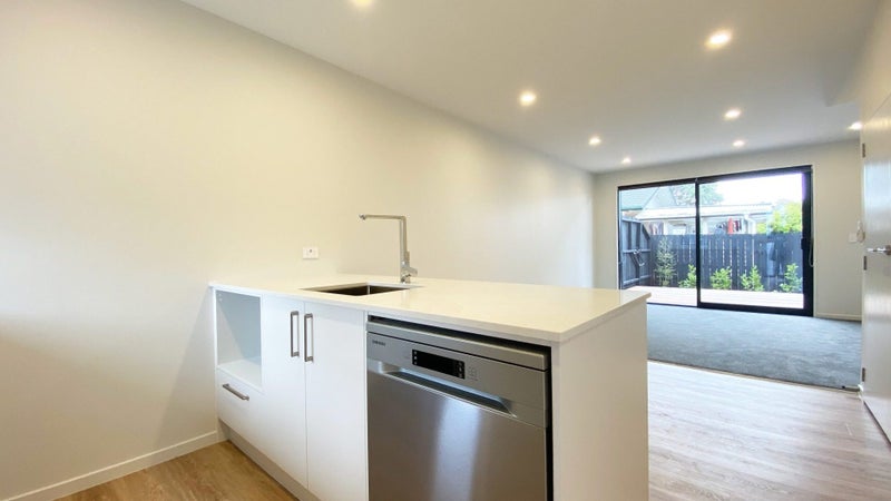 5/109 Taikata Road, Te Atatū Peninsula, Auckland - Carousel 2
