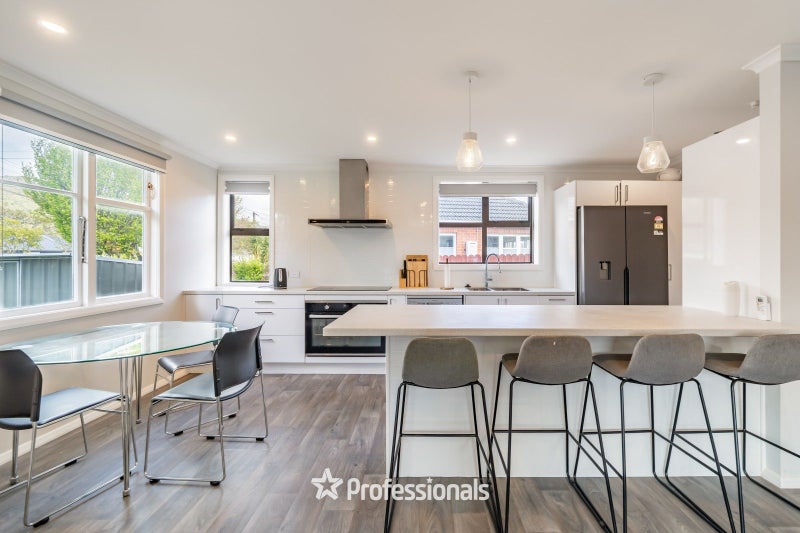 7 Pearce Crescent, Taita, Lower Hutt - Carousel 1