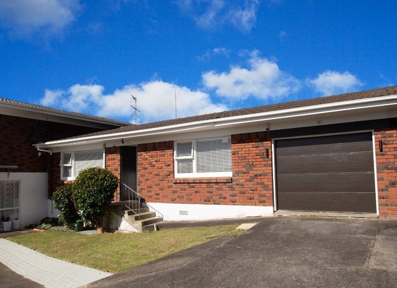 2/383 Hillsborough Road, Mount Roskill, Auckland - Carousel 1