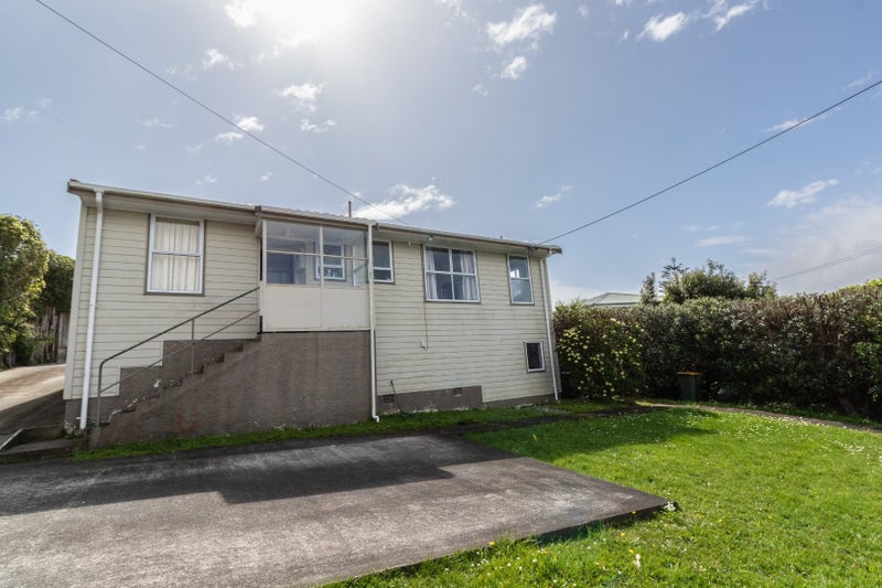 12 Hiwi Crescent, Titahi Bay, Porirua - Carousel 14
