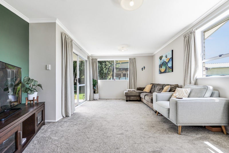 102 Oakfield Crescent, Pukete, Hamilton - Carousel 2