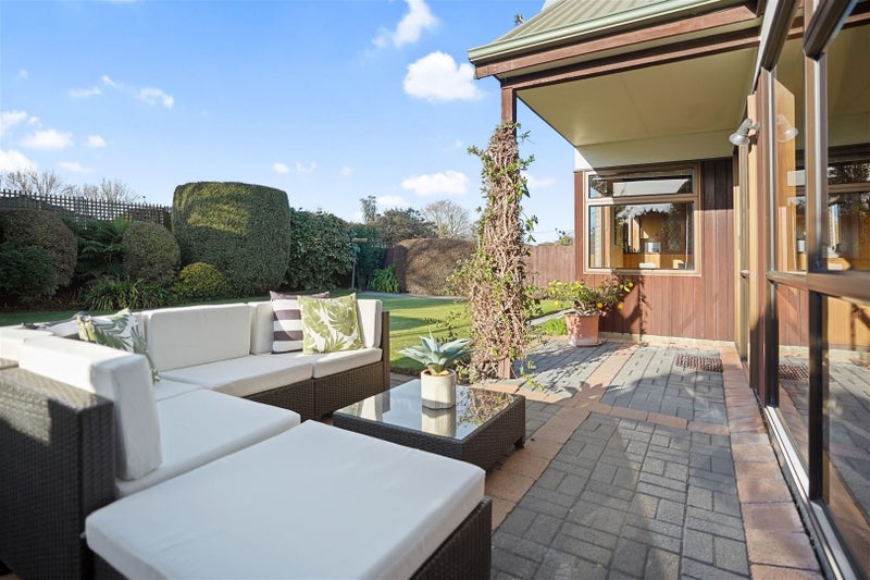 6 Felstead Place, Avonhead, Christchurch - Carousel 2