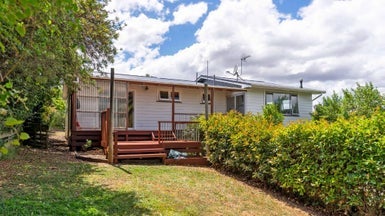 13 Puriri Crescent, Lansdowne, Masterton - Carousel 1