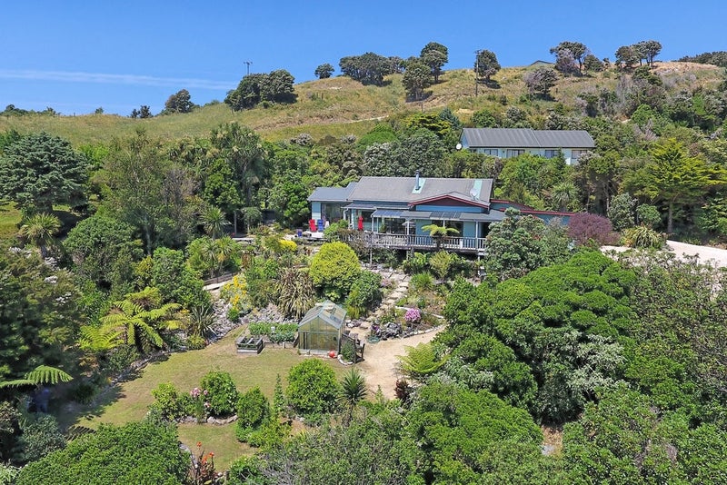 21 Gibbs Road, Collingwood - Carousel 1